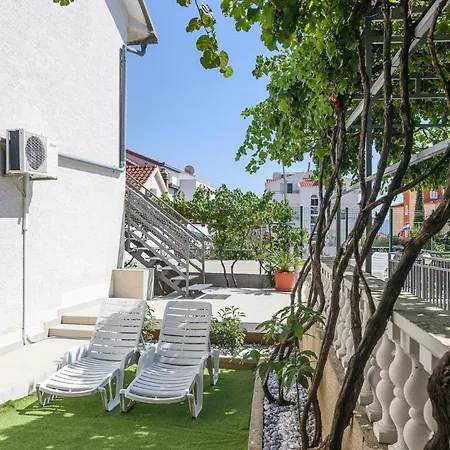 Bougainvillea Gasthuis Okrug Gornji
